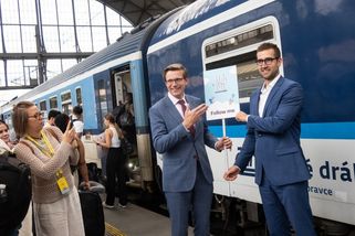 Mimořádná letní schůze: Šéfům Českých drah se mají zvyšovat platy - Seznam Zprávy